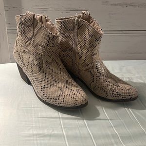 Women’s booties